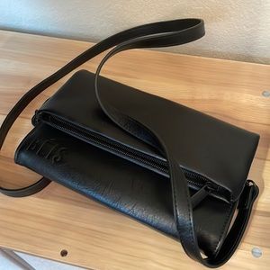 Beis Crossbody Wallet